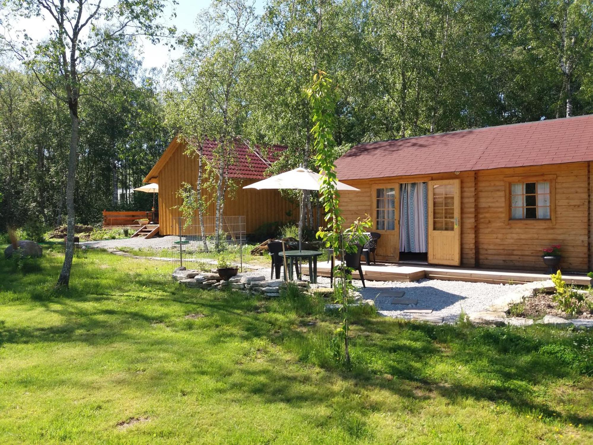 Gasthaus Hueueru Puhkemajad Huuru Exterior foto